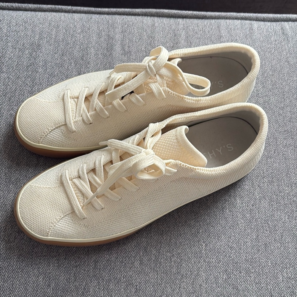 Rothy’s Women’s Sneaker size 9 - color: blonde